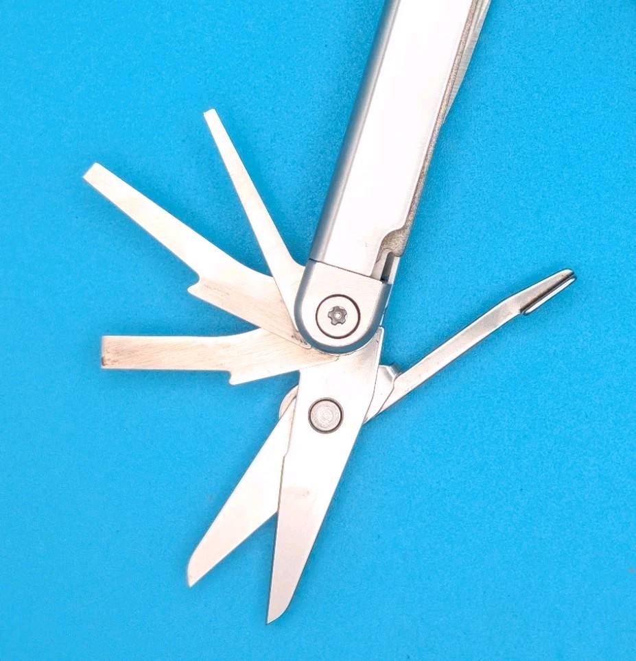 Vintage Leatherman Wave Original Multi Tool! Dated 0402 (APR, 2002) WITH SHEATH!