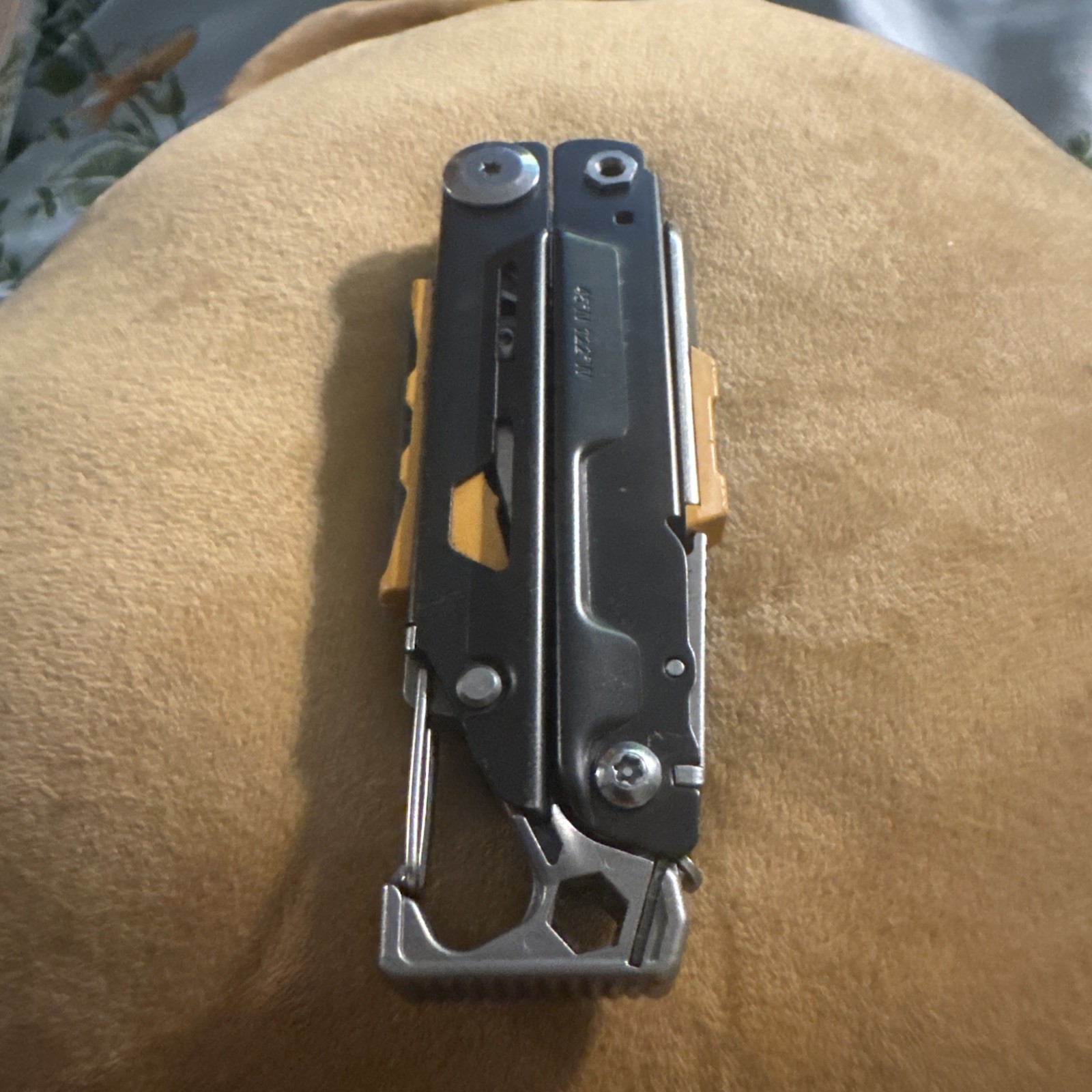 Leatherman Signal Multi-Tool Black / Yellow – Excellent!