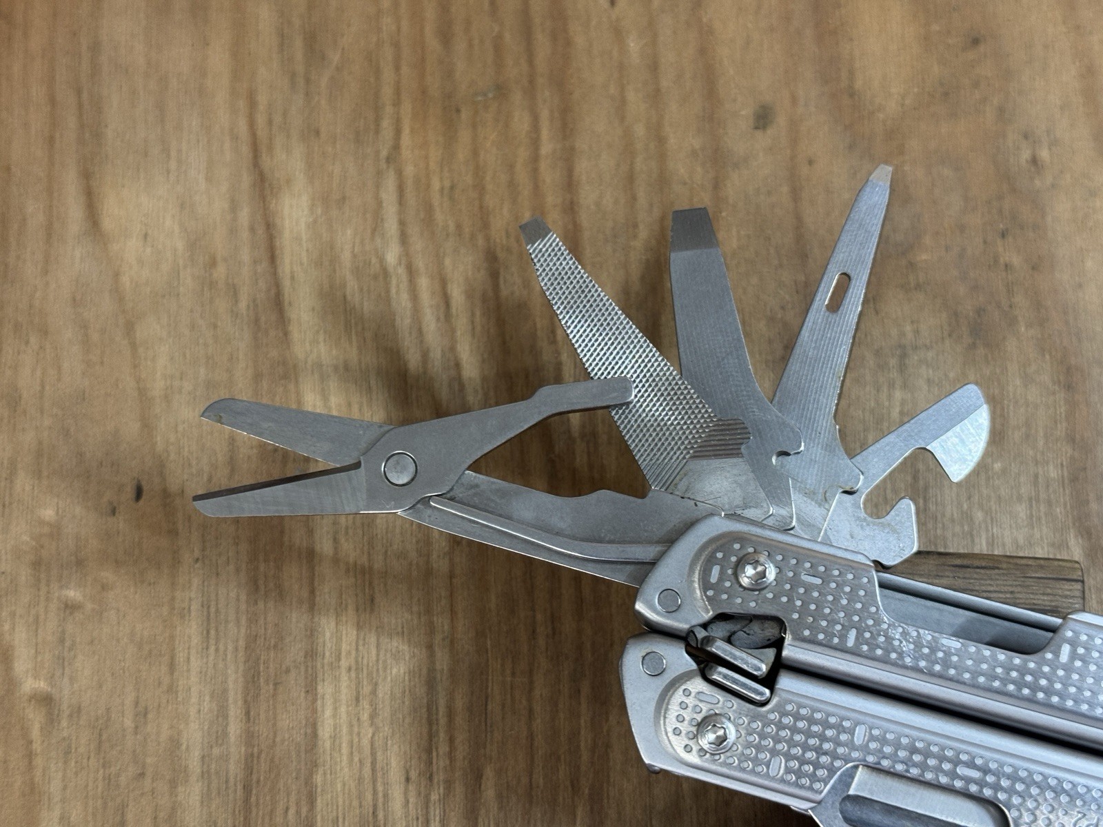 LEATHERMAN FREE P2 W/Sheath Multi Tool Retired Rare USA EXCELLENT!