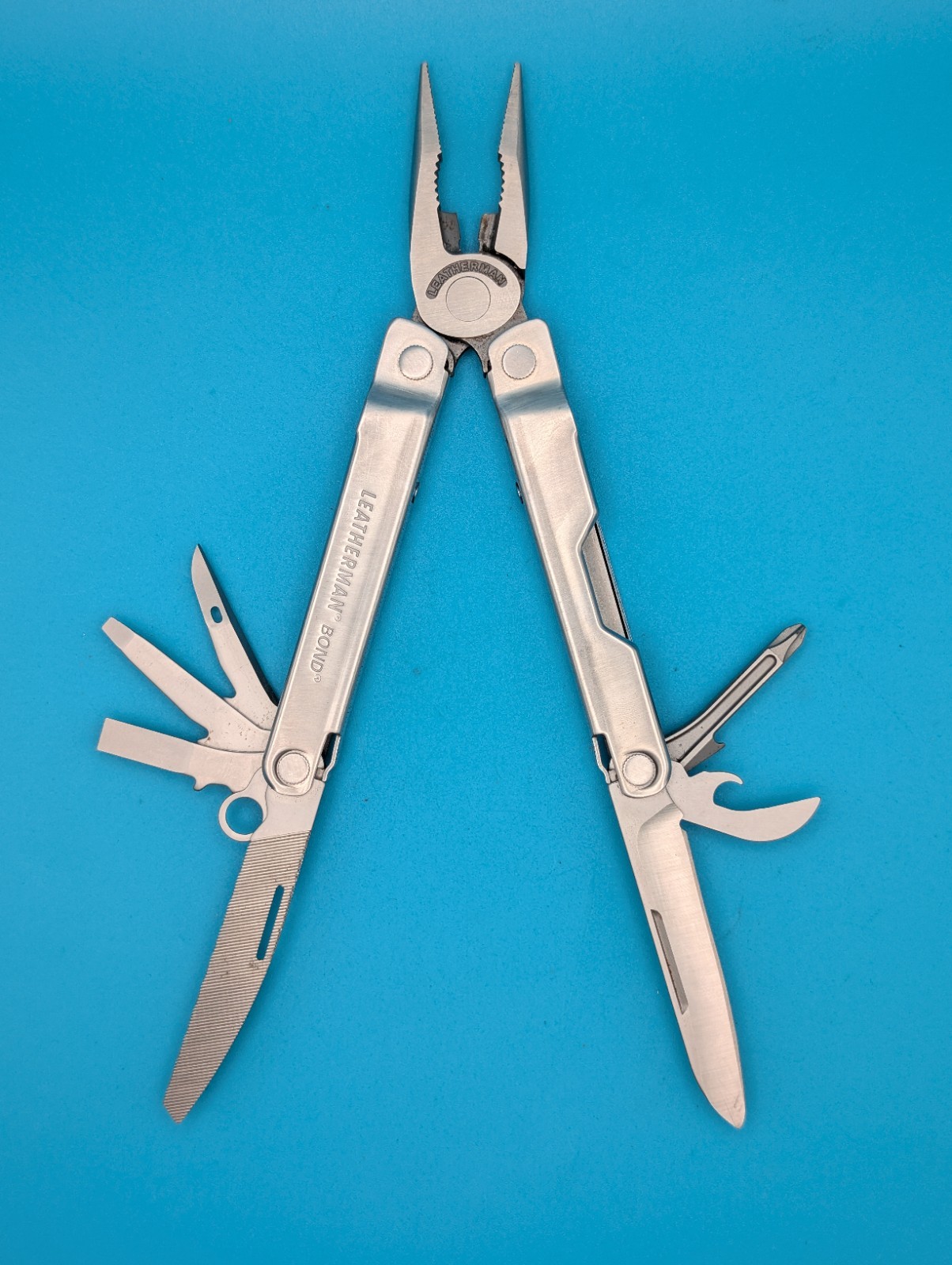 LEATHERMAN Bond Multitool, Stainless Steel Everyday Tool!
