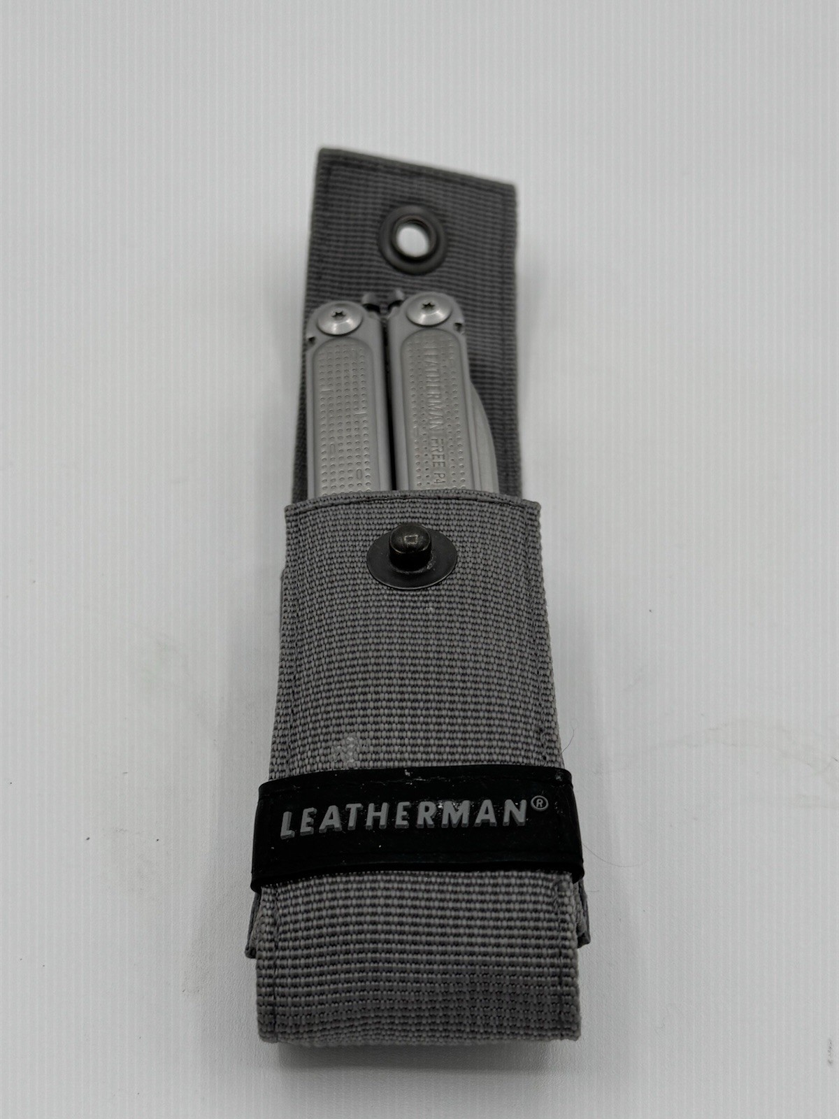 Leatherman FREE P4 Retired Multi Tool Pocket Clip Gray Sheath USA Stainless READ