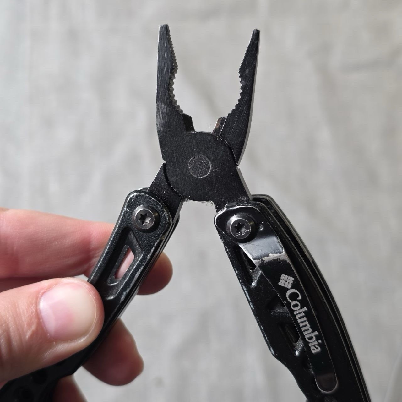 Columbia 9 Function Tactical Multi Tool Black Pliers Knife Saw Carabiner
