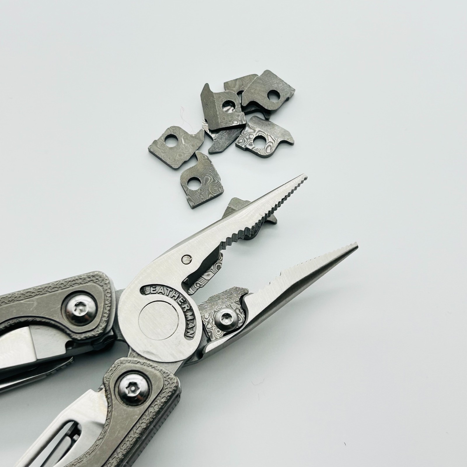 VG10 Damascus Steel Pliers Jaw for Leatherman ARC/Surge/Wave+ – Unique Pattern