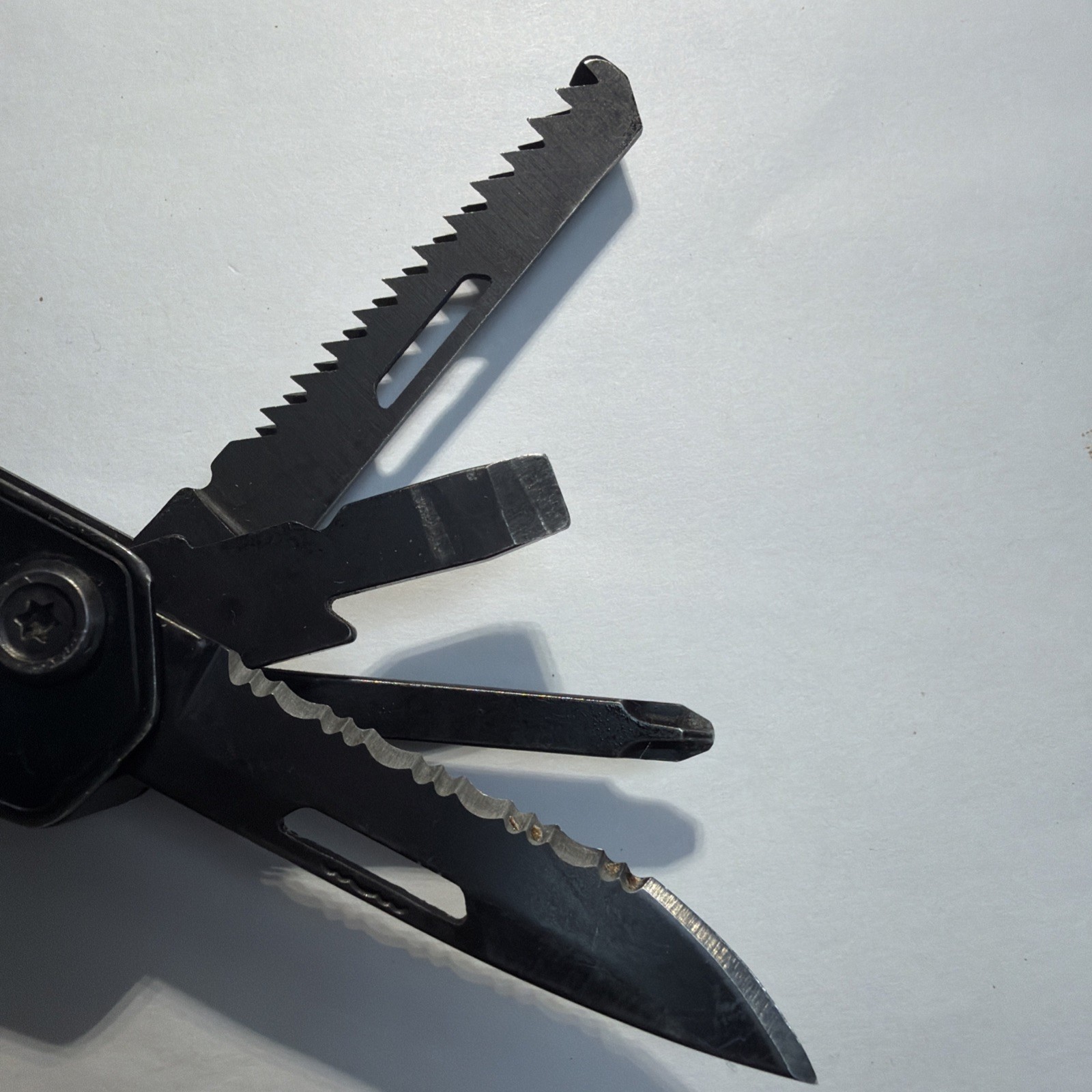 Gerber USA Truss Black Oxide Multi-Tool Pliers Scissors Knife With Belt Pouch.