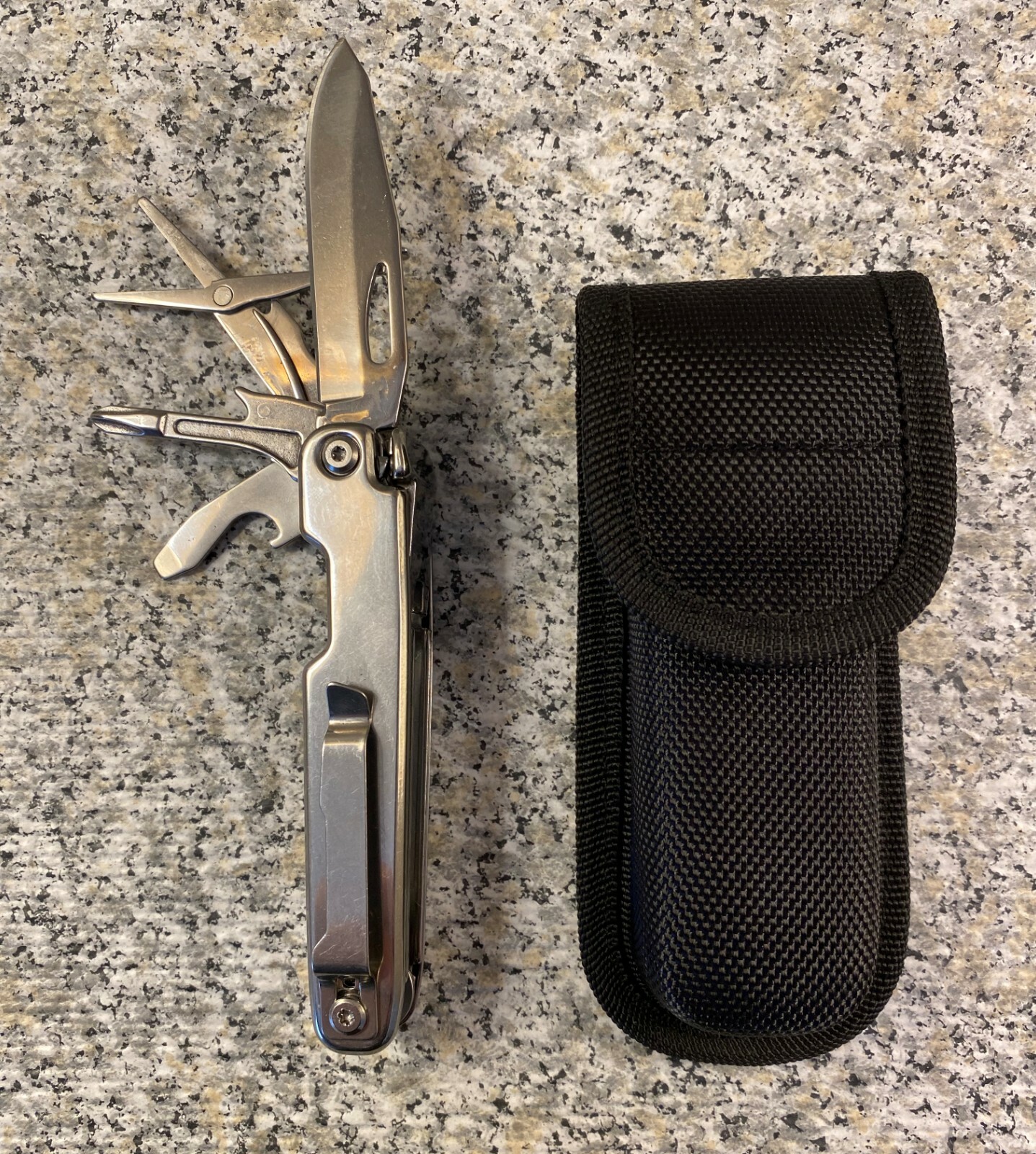 Multitool knife 7-in1 EDC with pocket clip and sheath!