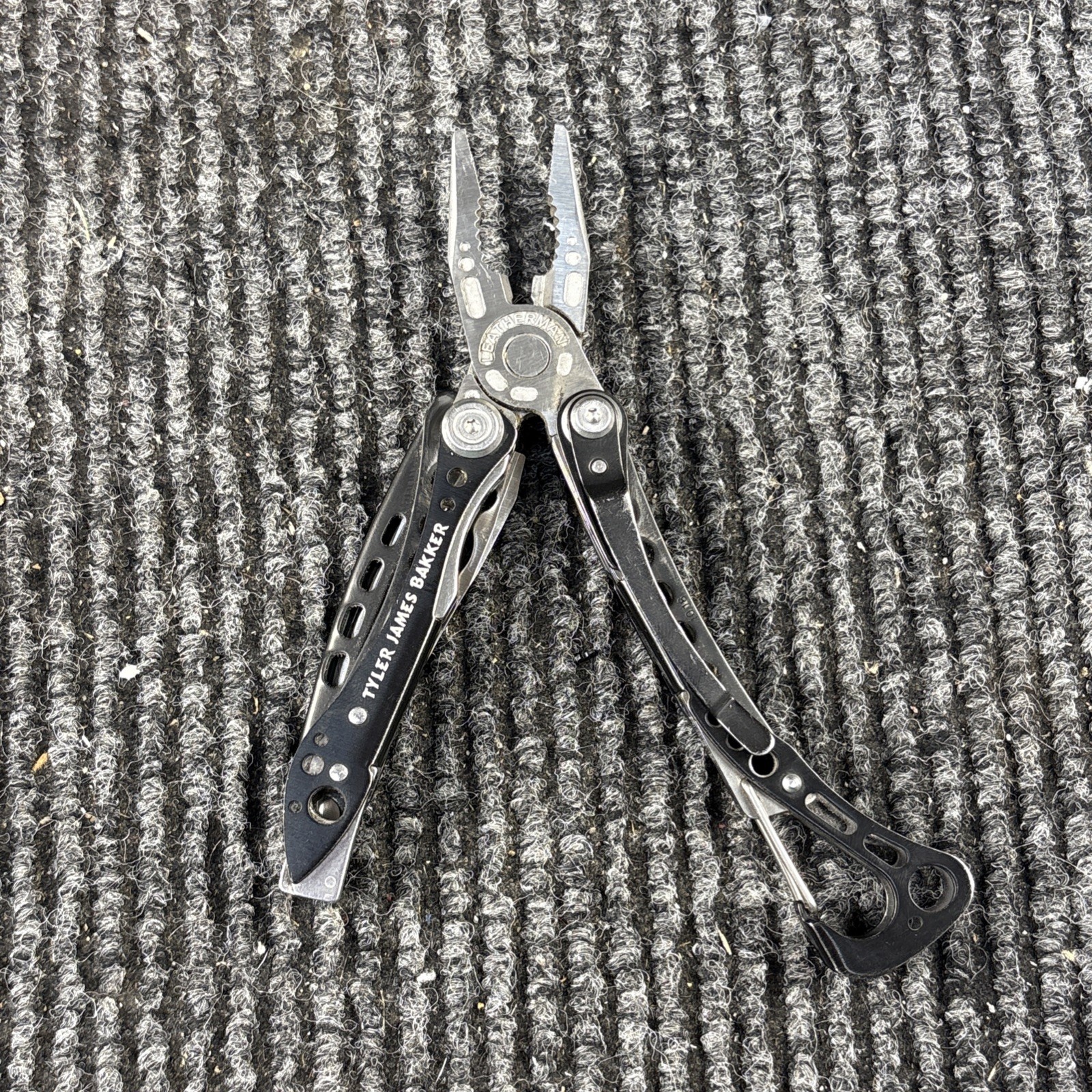 Leatherman Skeletool CX Multi-Tool (076)