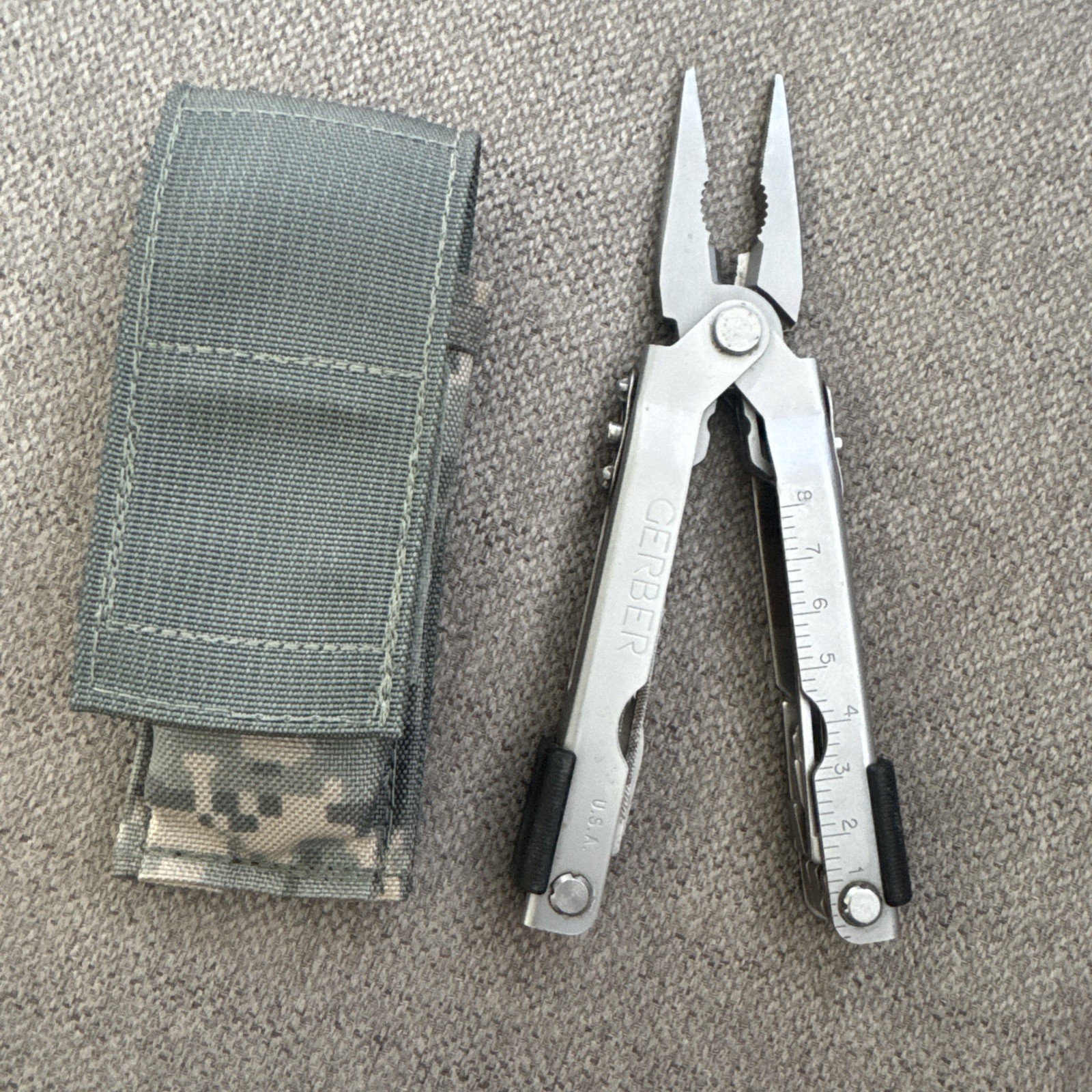 Gerber Multi-Tool MP 600 Silver & Camo carrying case Needle Nose