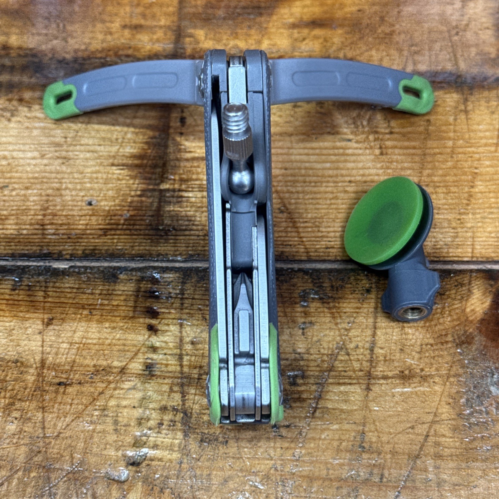 Gerber Steady MultiTool Pliers Knife Tools w/ Tripod for Smartphone Camera RARE