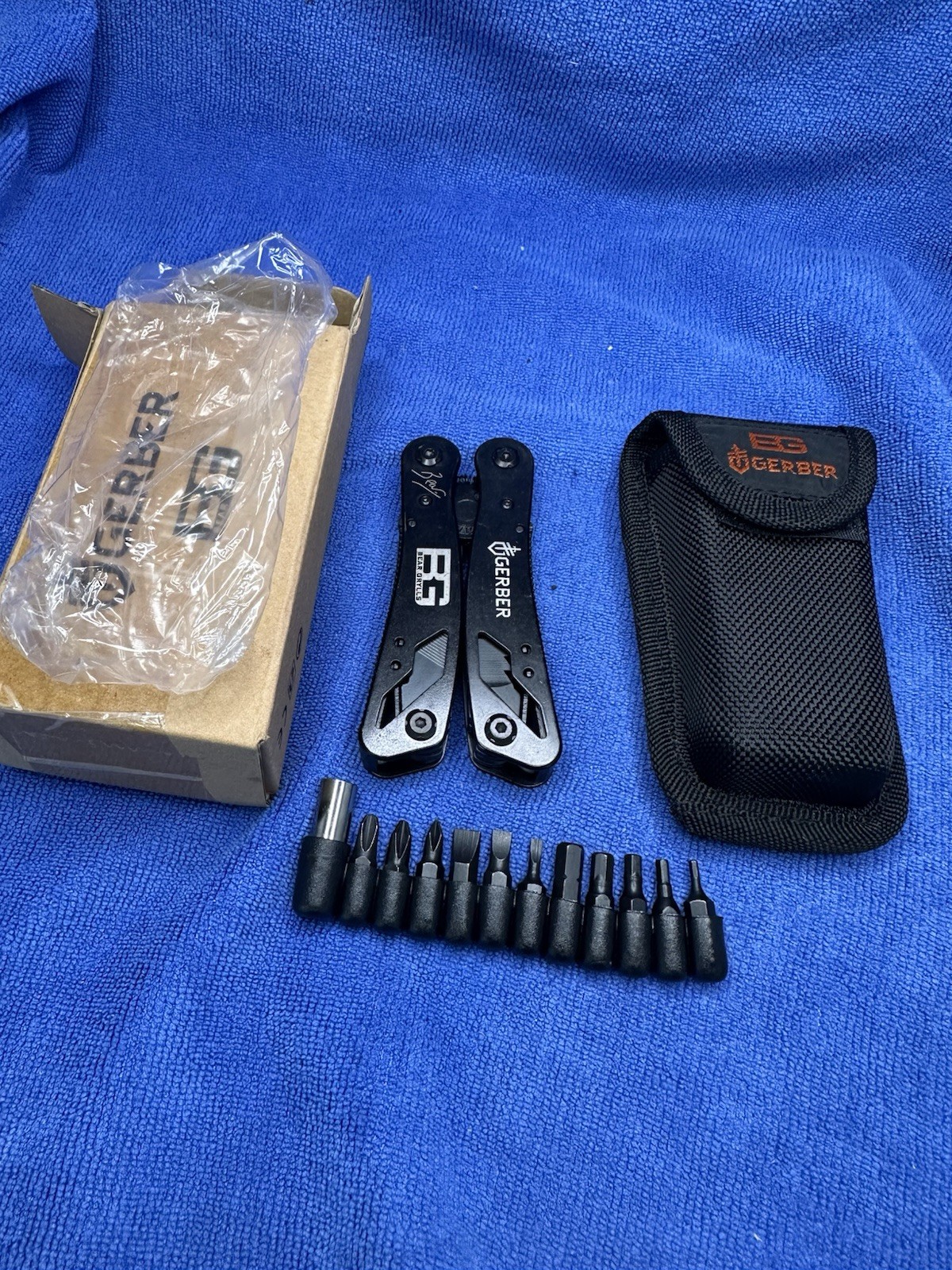 Bear Grylls Gerber Multi Tool Brand New w/ Pocket Guide And Bits