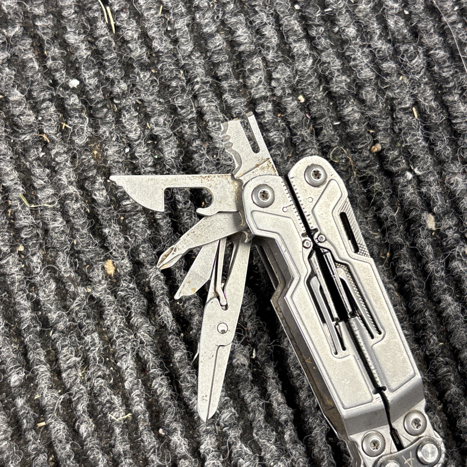 SOG POWER PINT MULTI TOOL PLIERS KNIFE SMALL (404)