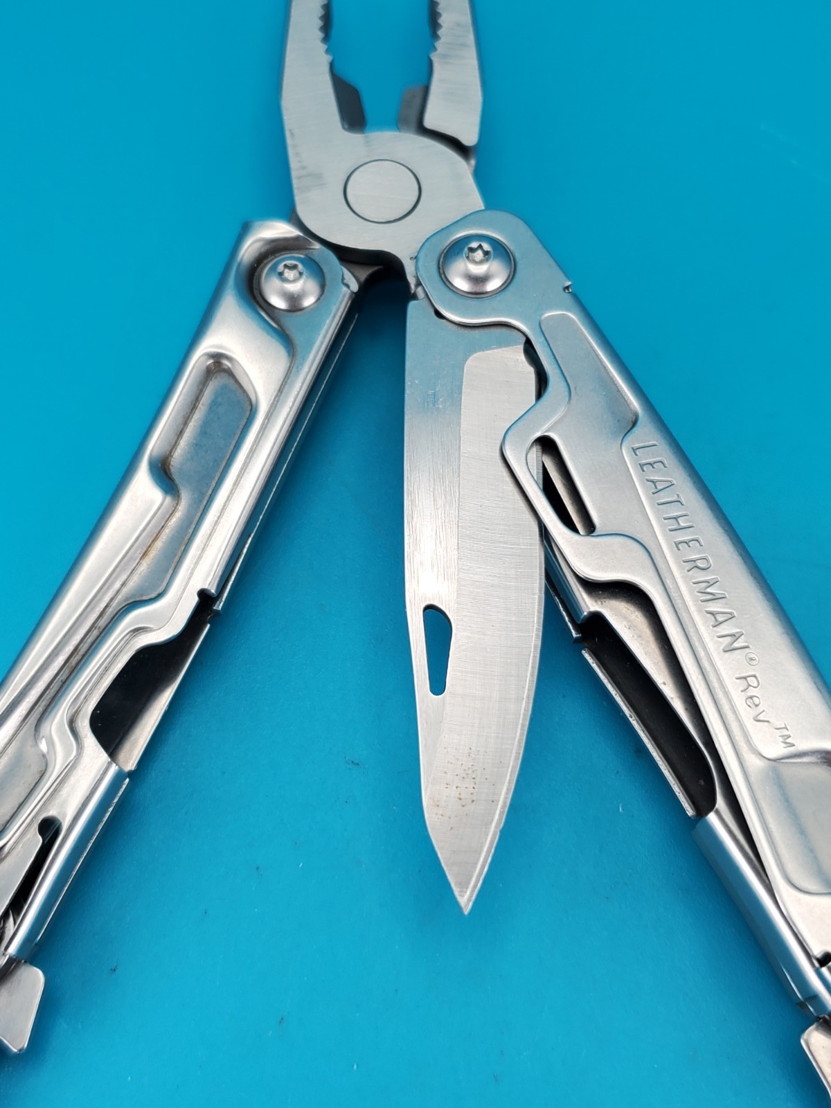 Leatherman Rev 3.8″ Multi-Tool, Stainless!