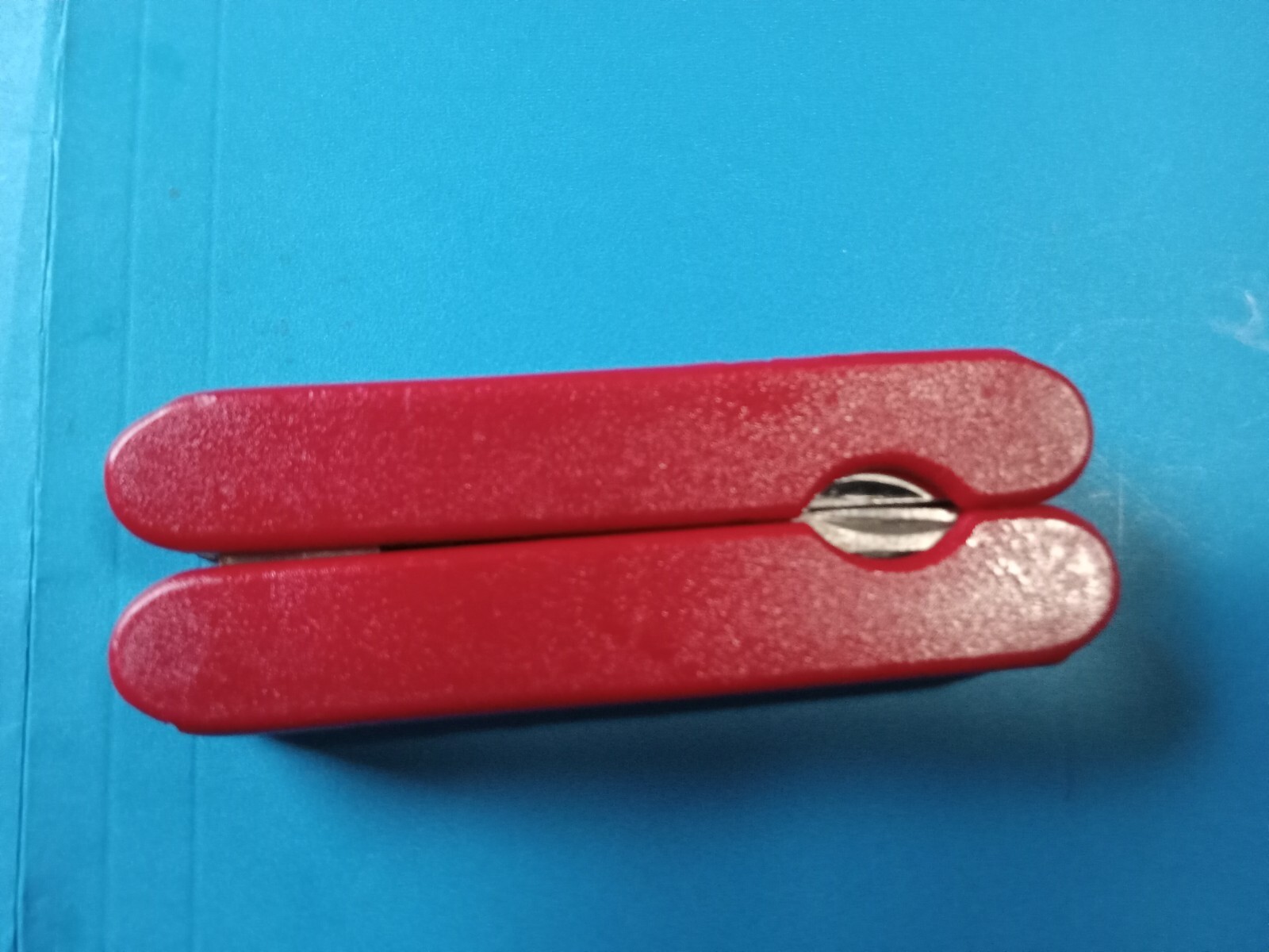 SK Tools 9 Multi Tool, no scrtches. Red in color. excellent condition