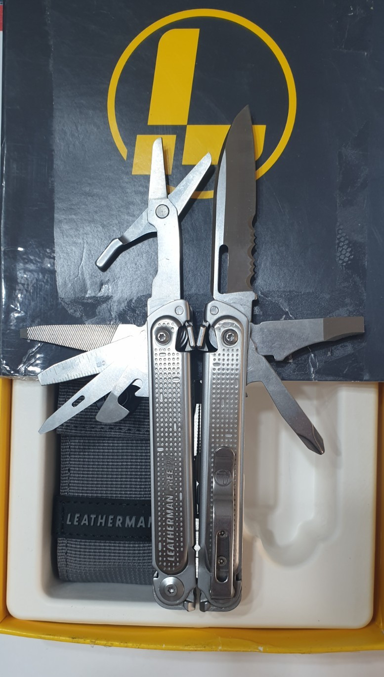 🔥🔥🔥 Leatherman Free P2 One Hand Opening Multi Tool Retired Rare New in Box