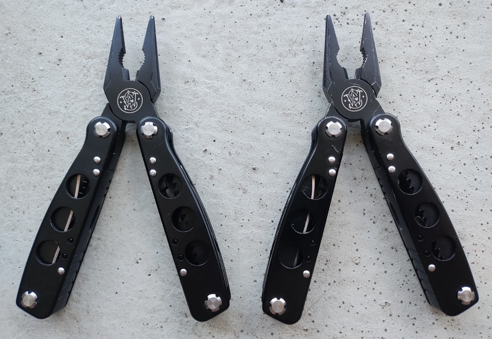 SMITH & WESSON S&W 16 FUNCTION MULTI-TOOL BLACK, EXCELLENT CONDITION, LOT OF 2