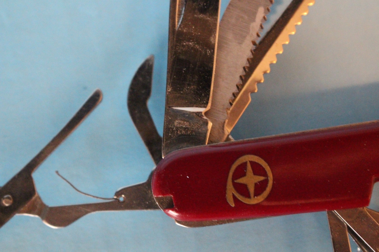 11 TOOL MULTI PURPOSE KNIFE LOT CAMPING HUNTING MULTI TOOL RED