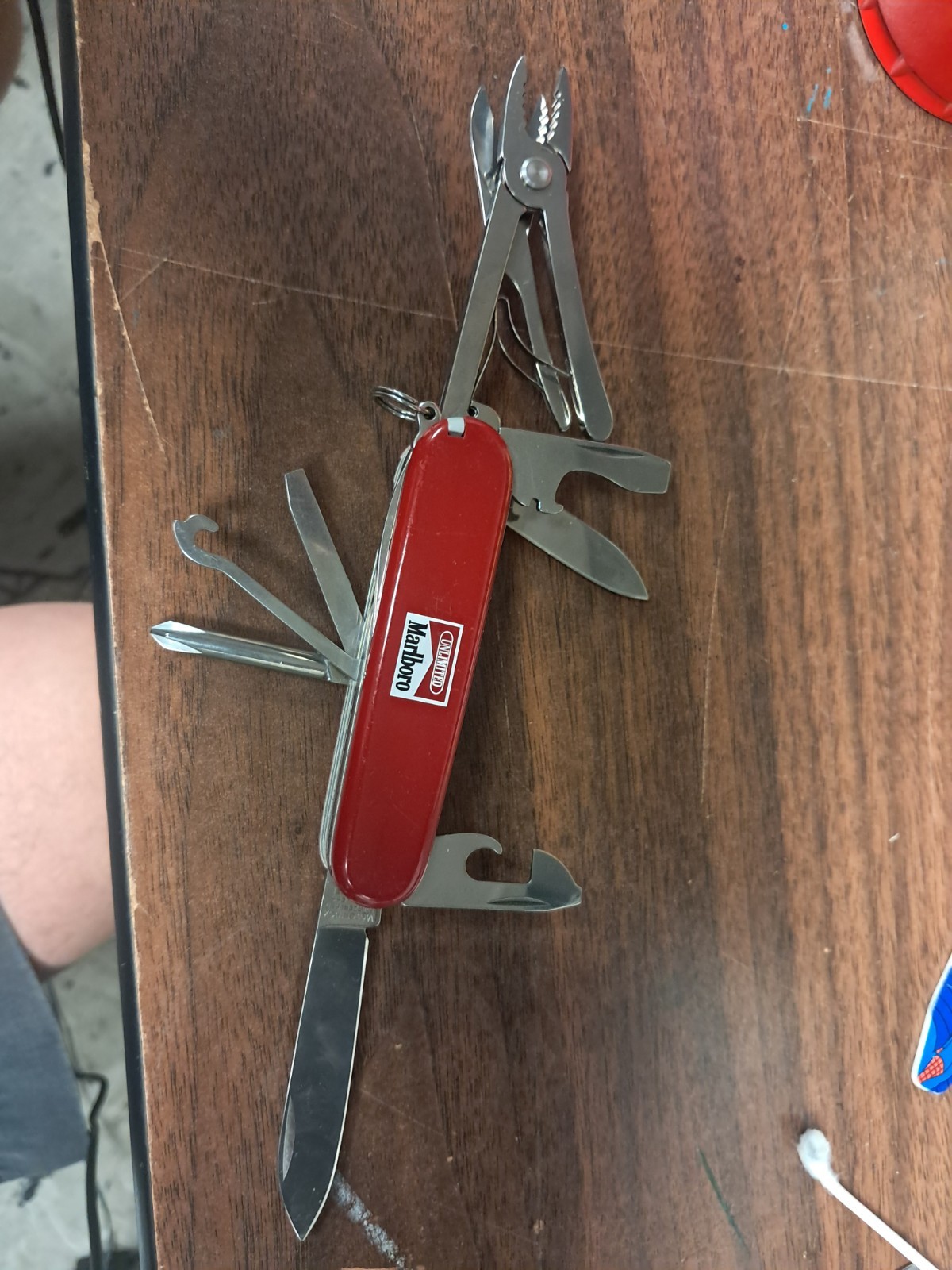 Victorinox Marlboro Adventure Team Red Multi-Tool Knife . 12 tools Swiss army