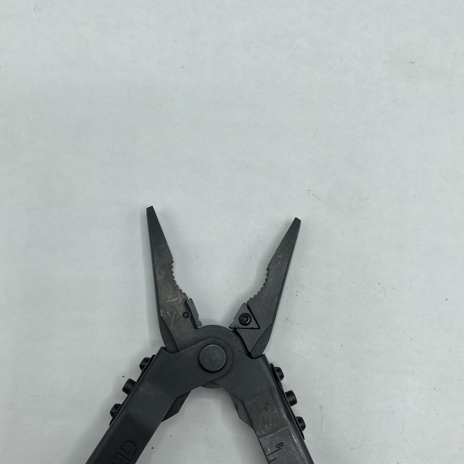 Gerber MP 600, Carbide Cutters, Needlenose with Sheath – Black