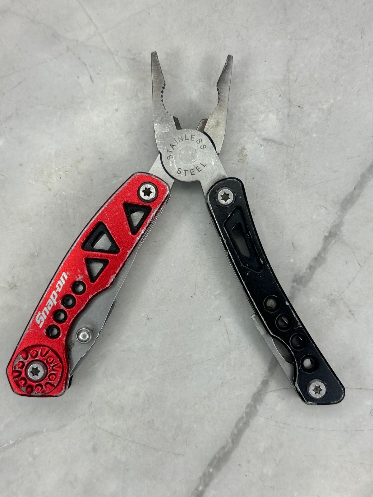 Snap-on Tools Mini Multitool Folding Knife w/ Pliers Red & Black 3″ Closed