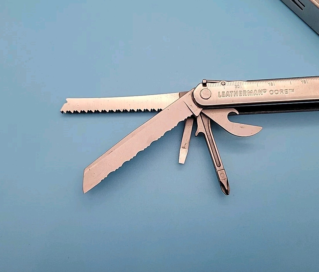 Leatherman Core Multi-Tool Dated 2006 – Pliers, Knife – Silver * RETIRED *