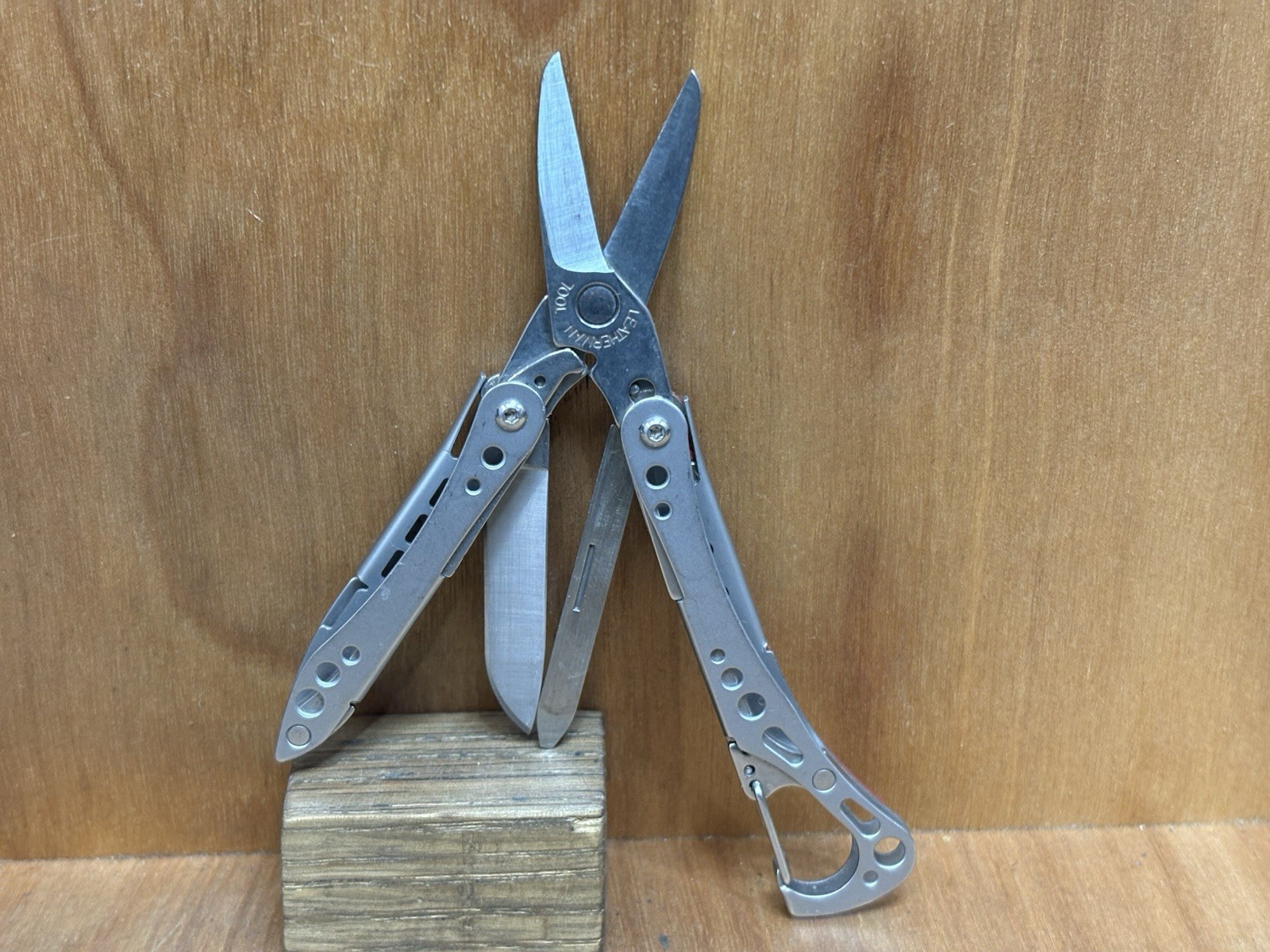LEATHERMAN STYLE CS Red Multi-Tool Knife File Tweezer Carabiner NEAR MINT!
