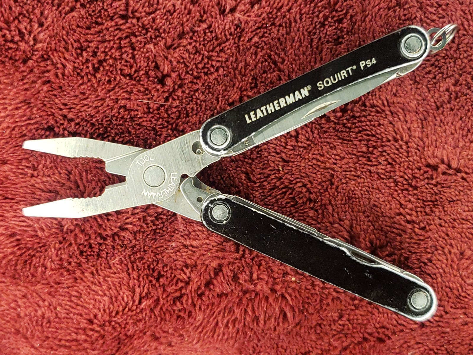 🔴 Leatherman Squirt PS4 Multi-Tool Black Keychain
