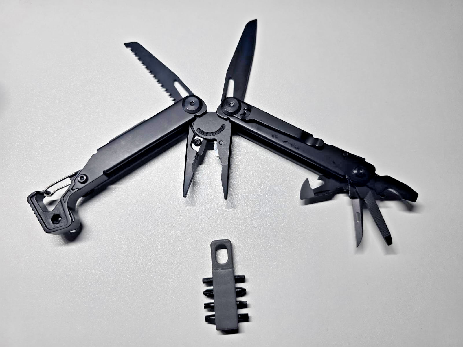 25In1 Multi-Functional Outdoor Camping Hiking EDC Keychain Pocket Multitool