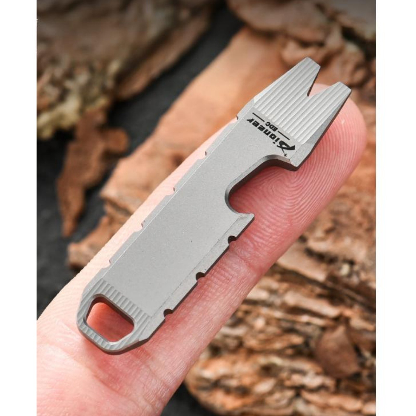 Mini EDC Pry Bar Multi-Tool Bottle Opener Keychain Tool Titanium Alloy
