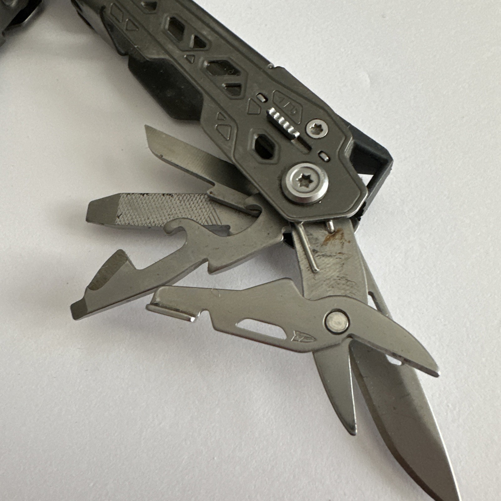 Gerber Truss Multi Tool With Sheath NICE CONDITION