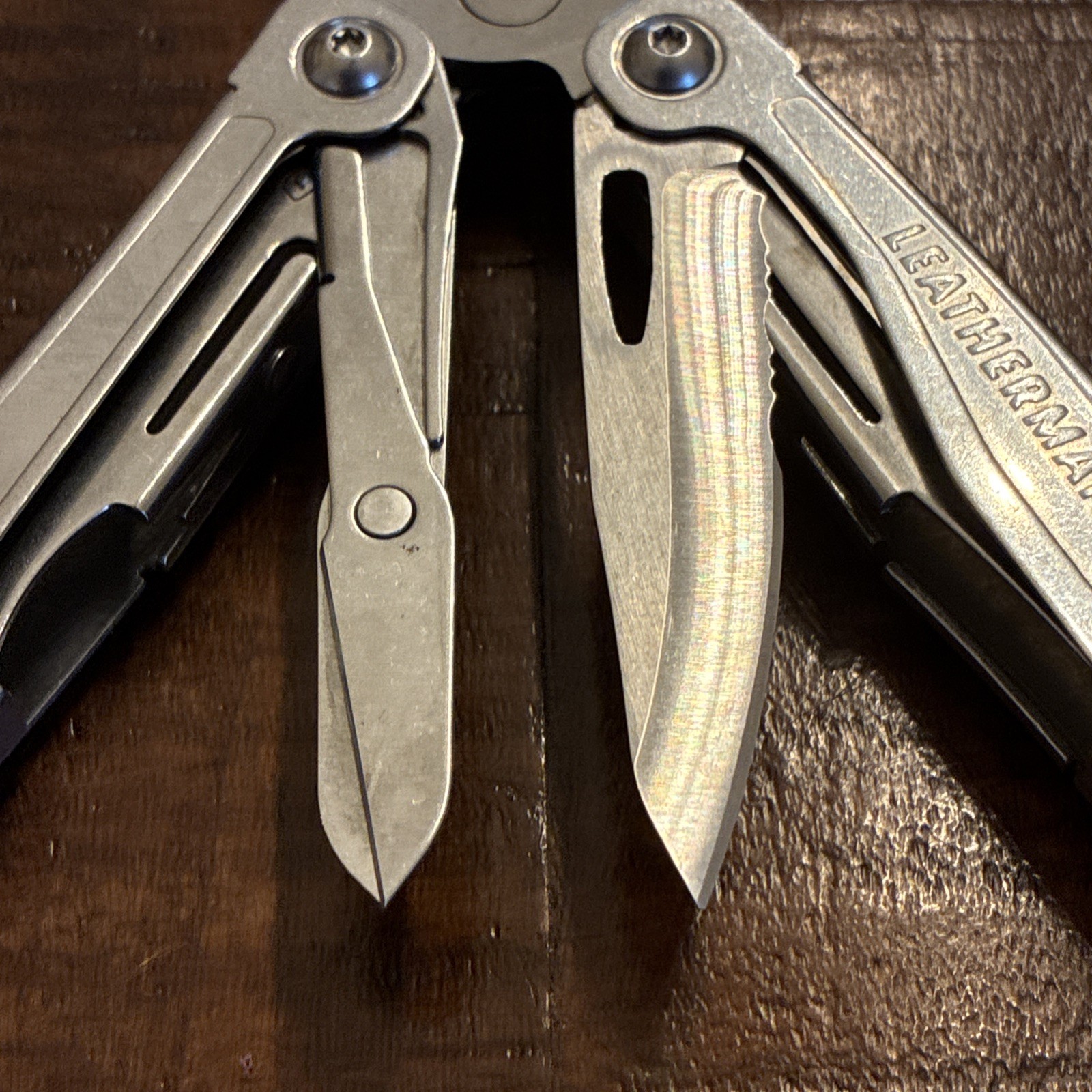 Leatherman Wingman 14 Tools Multi-Tool – Stainless Steel – Excellent