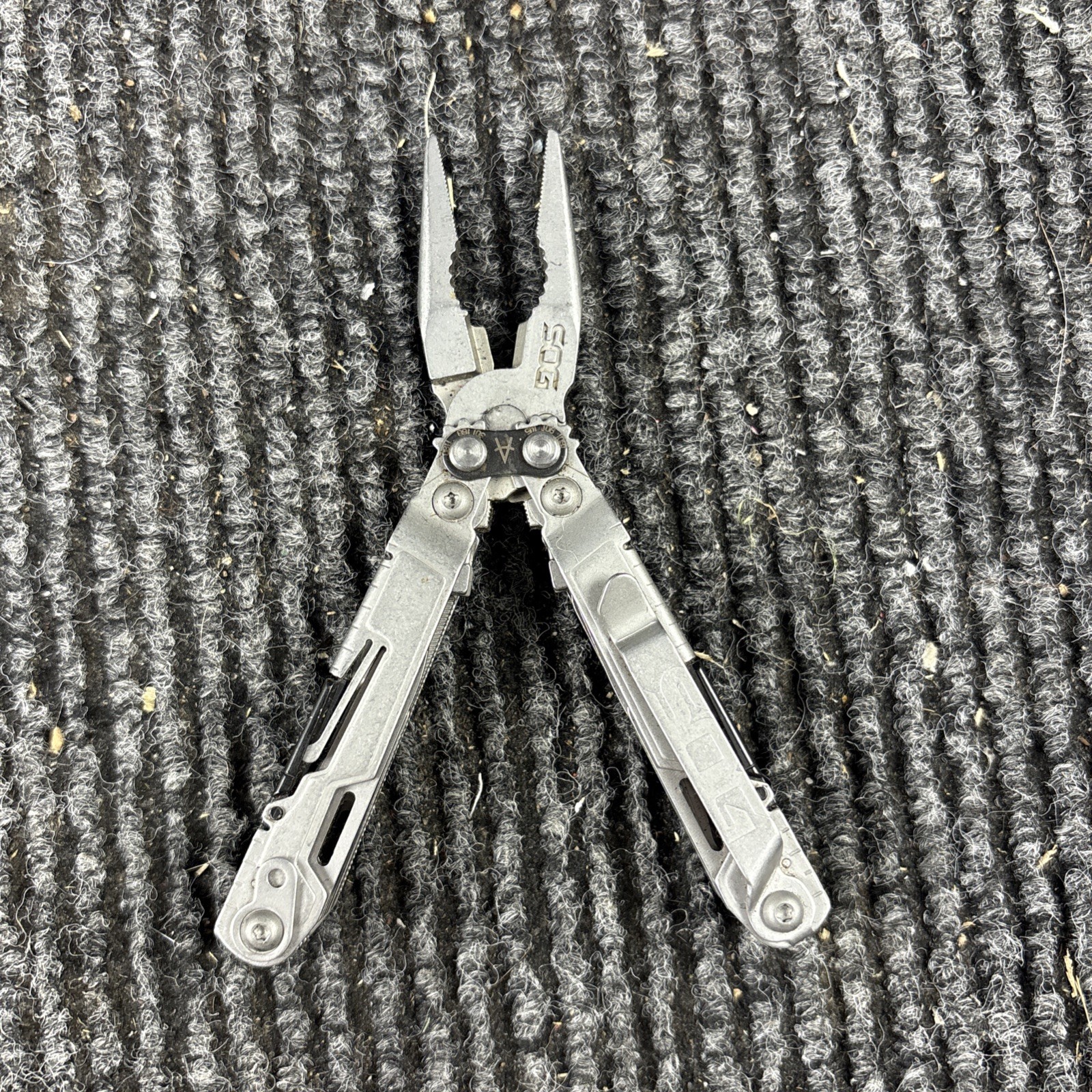 SOG POWER PINT MULTI TOOL PLIERS KNIFE SMALL (407)