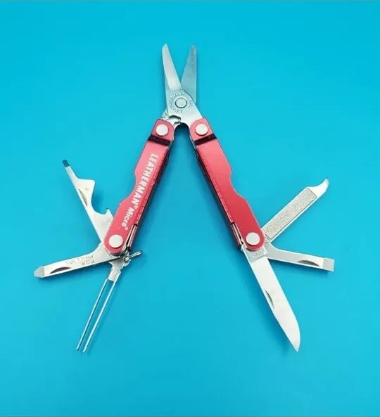 Leatherman Micra Multi-Tool, Knife, Scissors, Key Ring, Red Color in Good Condit