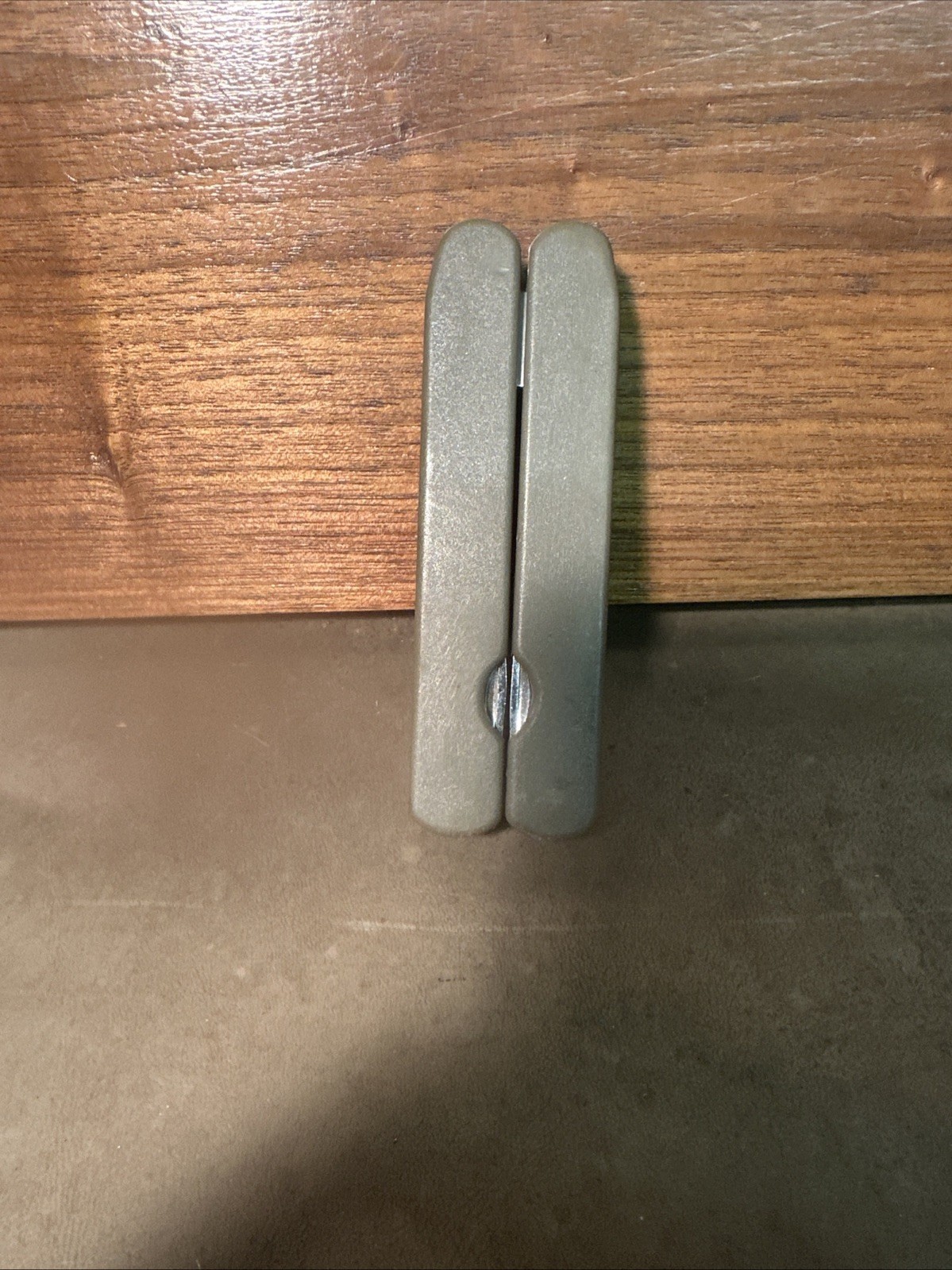VINTAGE Bell Brand Gray Multi Tool Knife, Phillips Head, Scaler, FISH HOOK REMOV