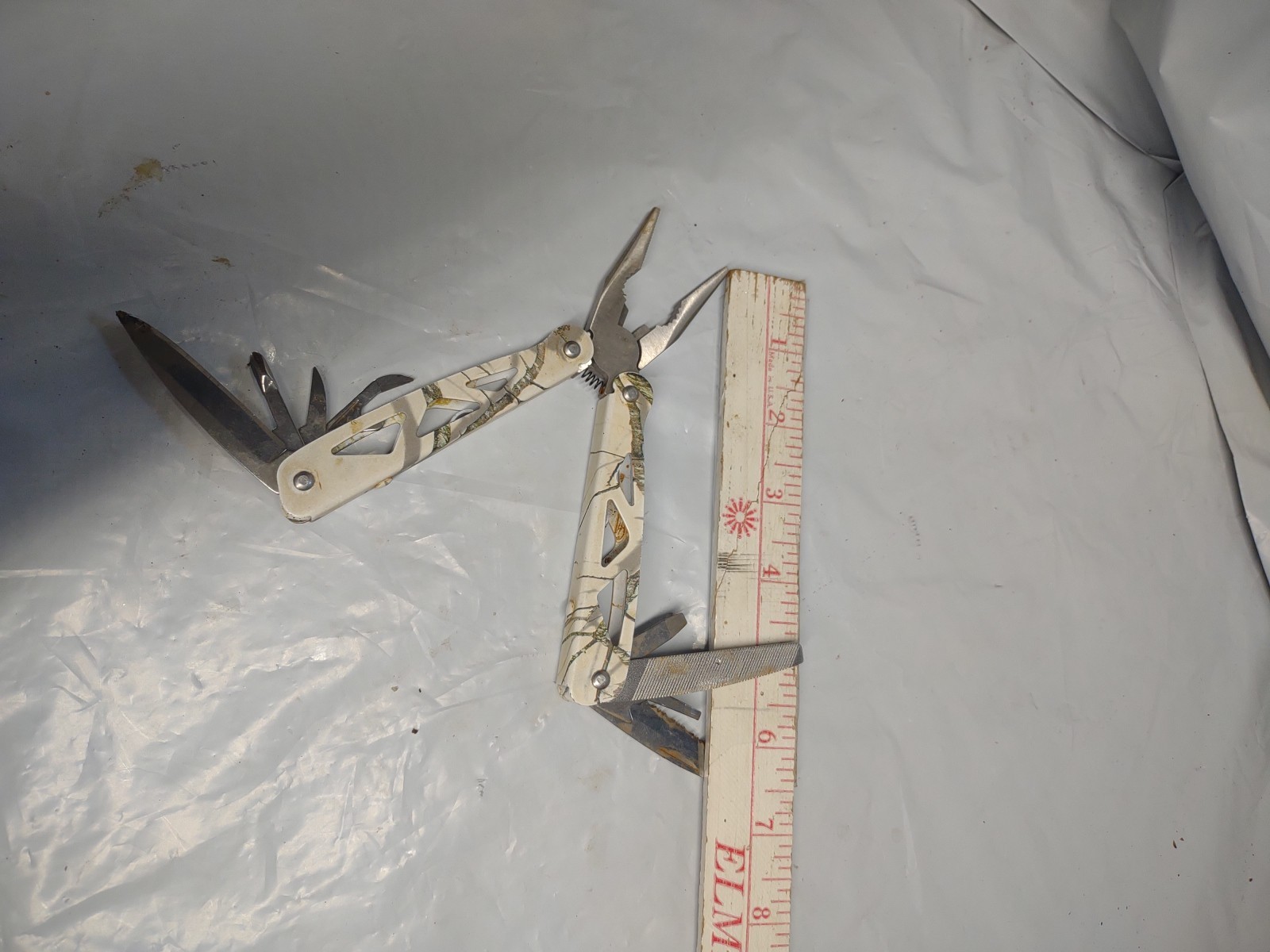 Mossy OAK , Multi Tool , White Camo,Pliers,Screwdriver,File, & More, 9 in 1 Tool