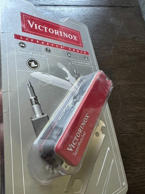 Victorinox Swiss Army Knife, Sport Ratchet/Pouch 19 functions *NEW IN PACKAGING*