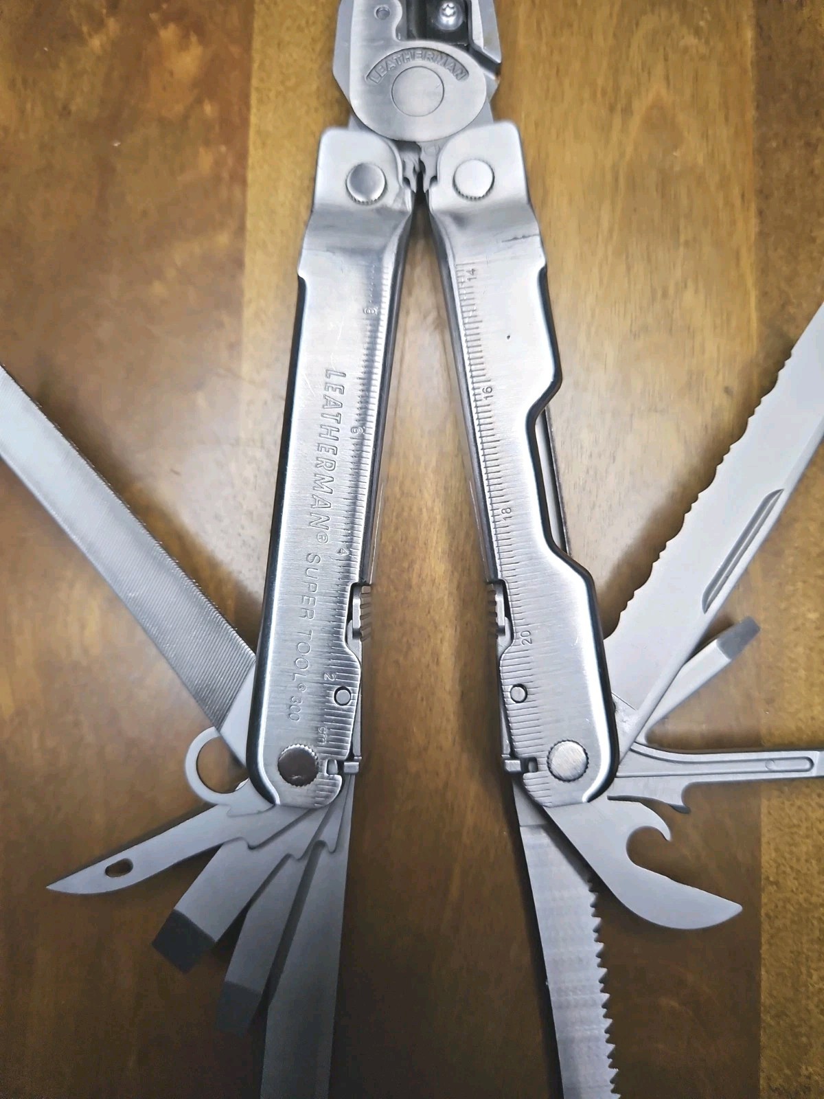 Leatherman Super Tool 300 Multitool w/Leather Sheath Excellent EDC