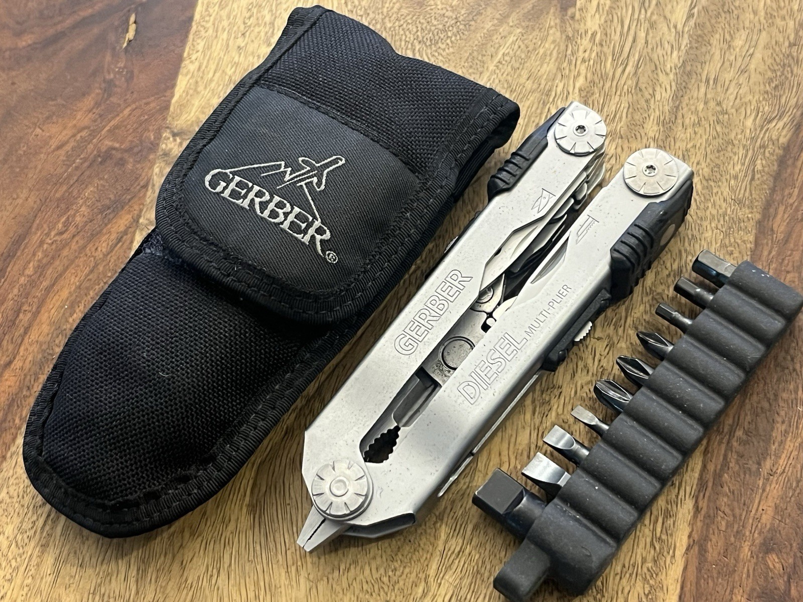 Gerber Multi Tool DIESEL w/Gerber BEAUTIFUL Sheath & Set Of Bits VERY NICE!!