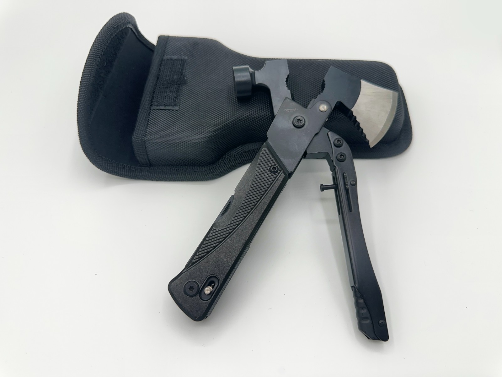 19-in-1 Multitool Axe and nylon sheath- New in box