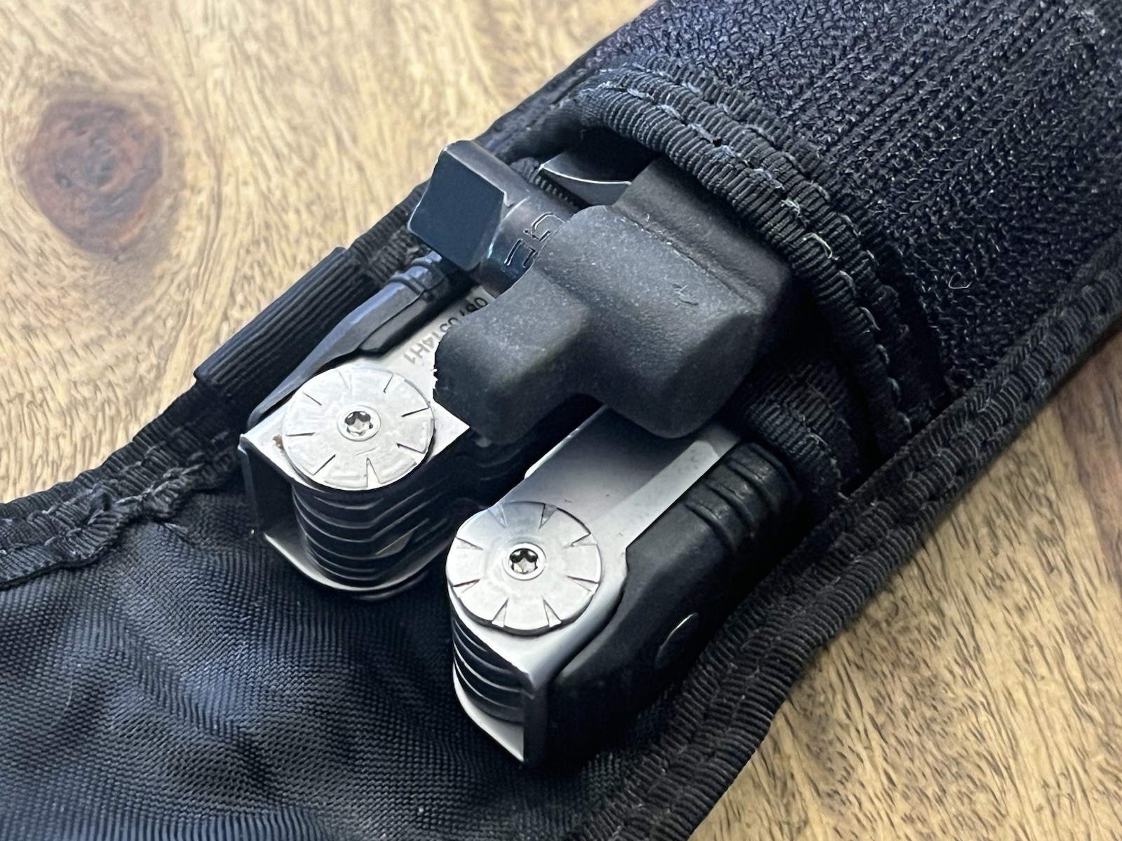 Gerber Multi Tool DIESEL w/Gerber BEAUTIFUL Sheath & Set Of Bits VERY NICE!!