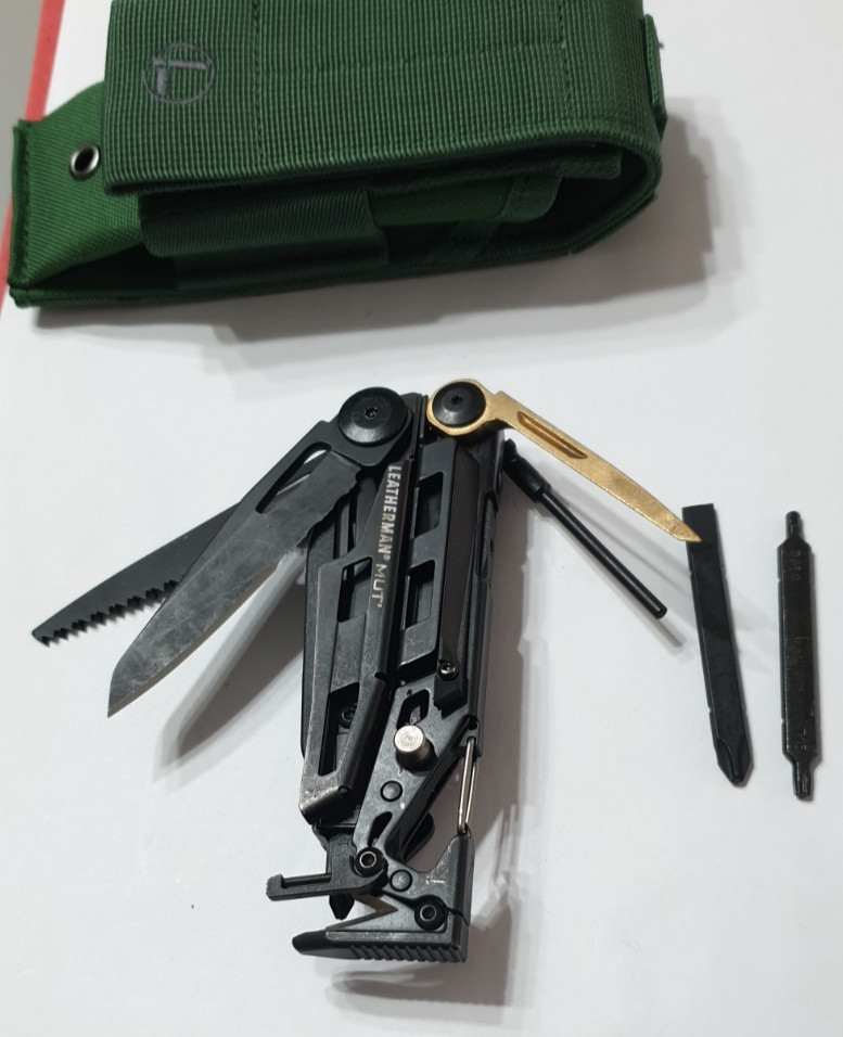 🔥🔥🔥 Leatherman MUT Multi Tool Military Green Sheath Retired Collectable Rare