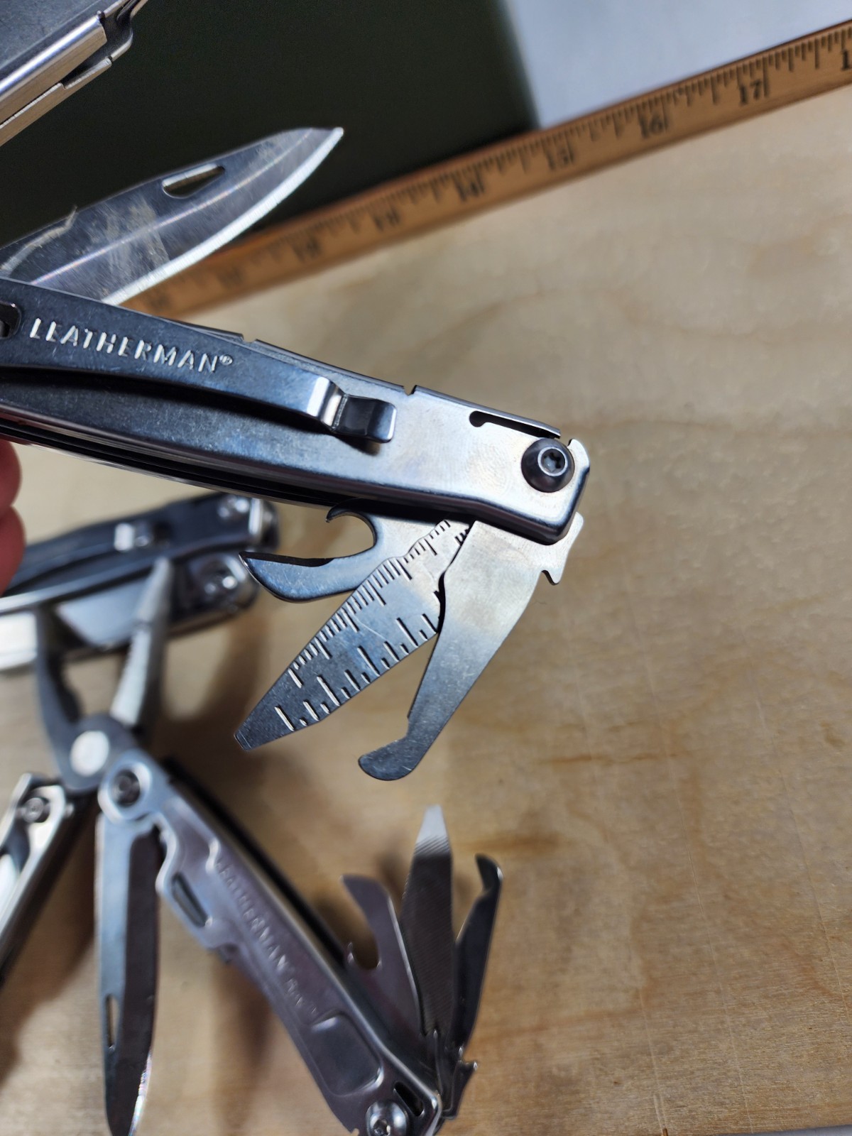 Leatherman Rev one at random great conditions. x1(ONE) per order