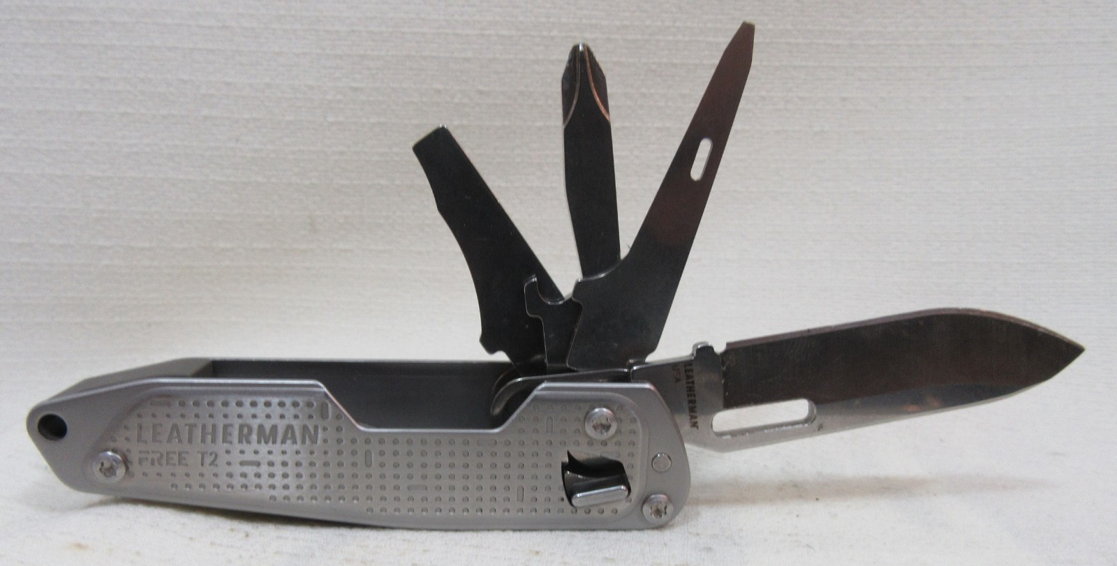 Leatherman FREE T2 Pocket Knife Multi-tool