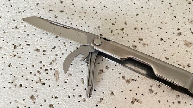 Leatherman BOND Silver Stainless Steel Multi Tool Pliers,Opener Bottle,Nail File