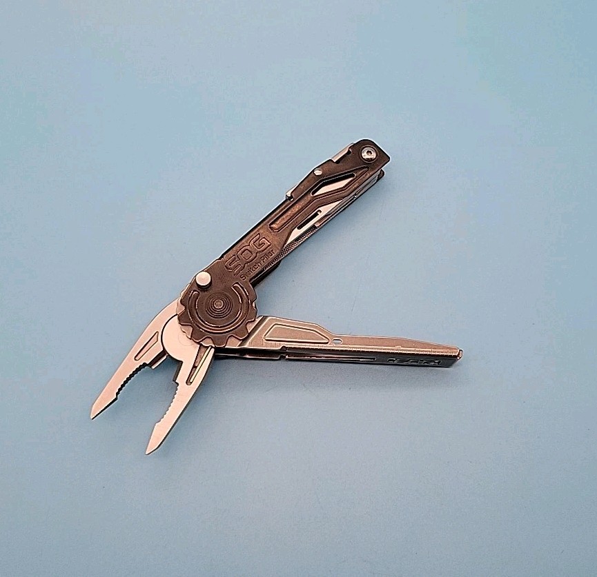 SOG Switchplier 2.0 Multi-Tool w/ One-Hand Plier Deploy – Knife, File