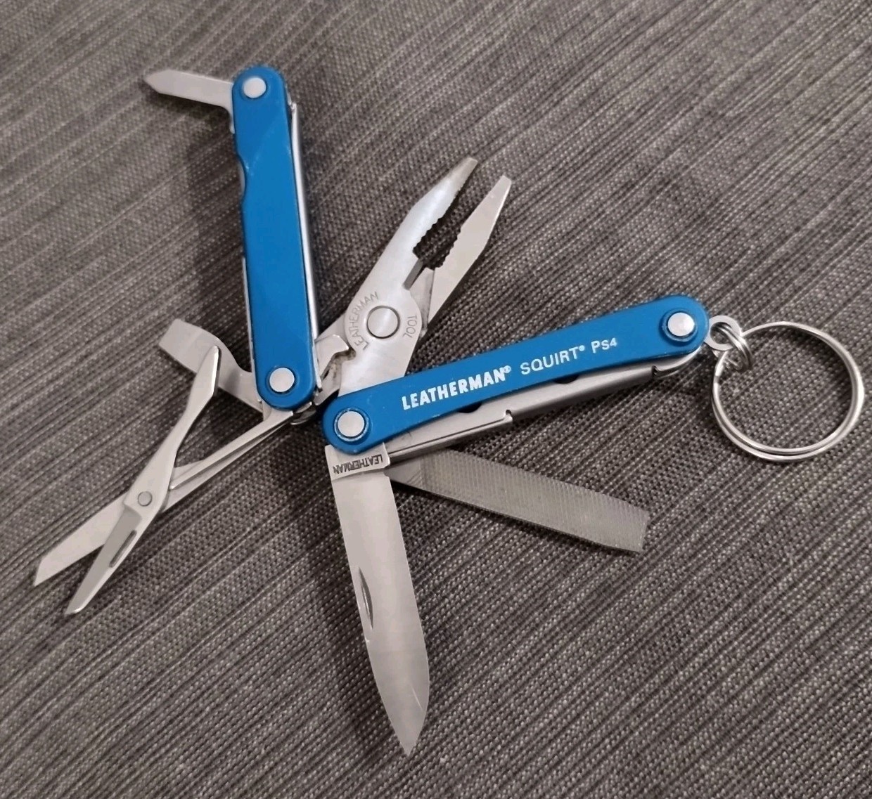 Leatherman SQUIRT PS4 Retired Multi-Tool Pliers Scissors Knife in BLUE! Keychain