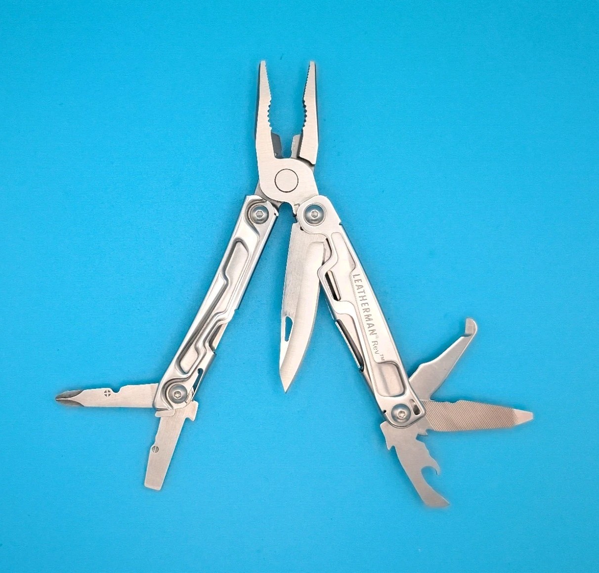 Leatherman Rev 3.8″ Multi-Tool, Stainless! With Sheath!