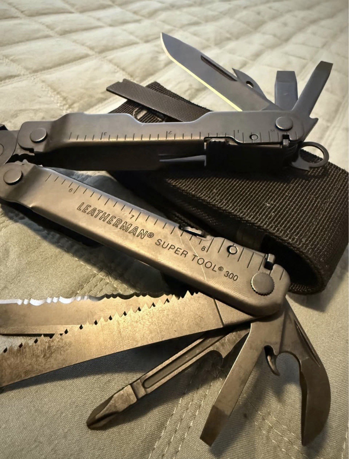Leatherman Super Tool 300 Multi-Tool Black with Heavy Black MOLLE Sheath