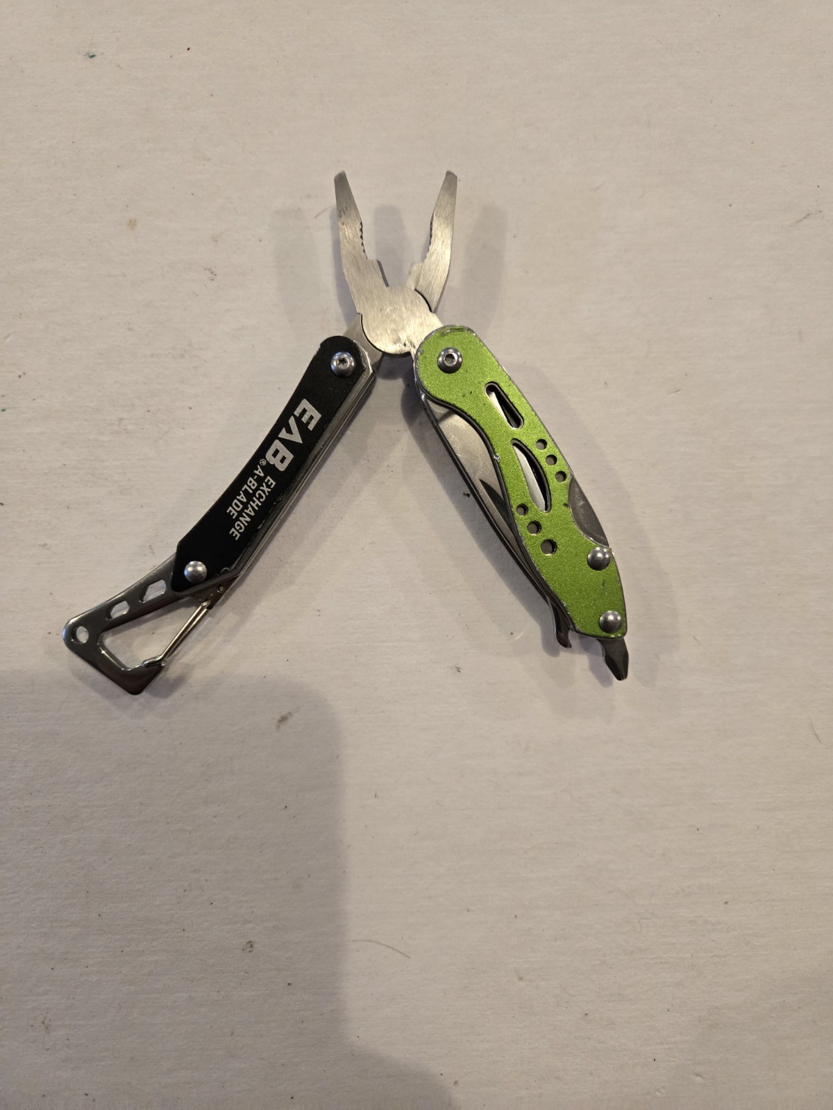 Exchange-A-Blade 6-in-1 Multi-Tool w/ Belt Clip, Metallic Green/Black Handle