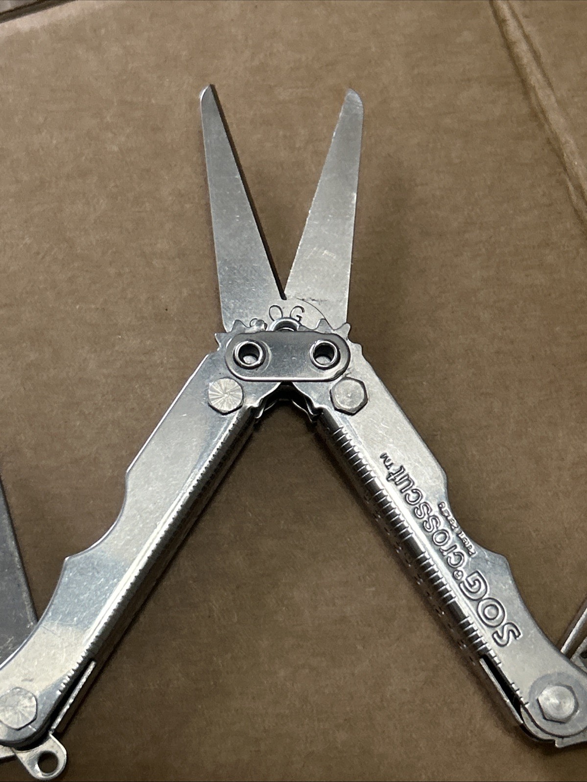 SOG Crosscut Multi Tool Scissors Knife File Tweezer