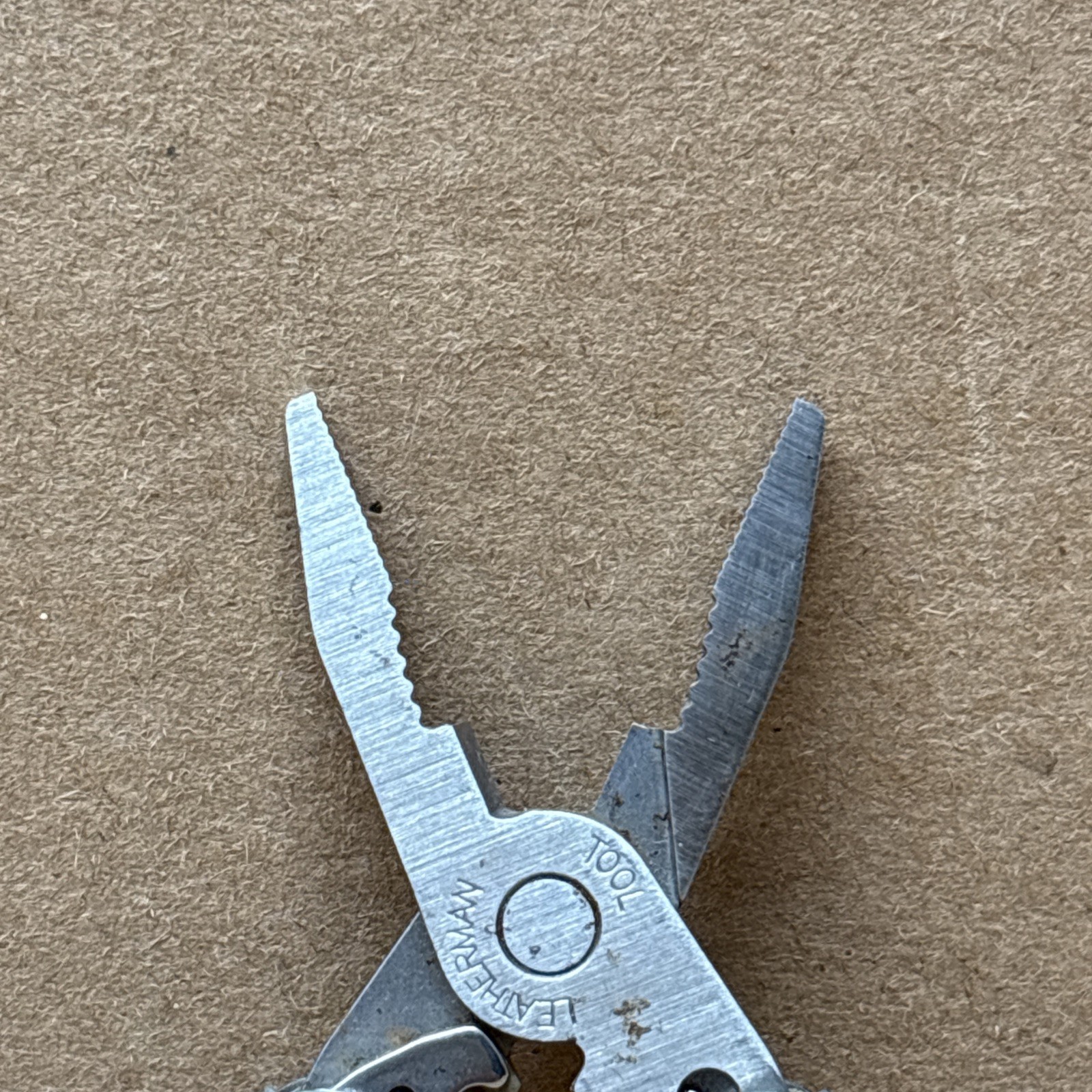 Leatherman Squirt P4 Gray Keychain Multi Tool w/Pliers Excellent Used Condition