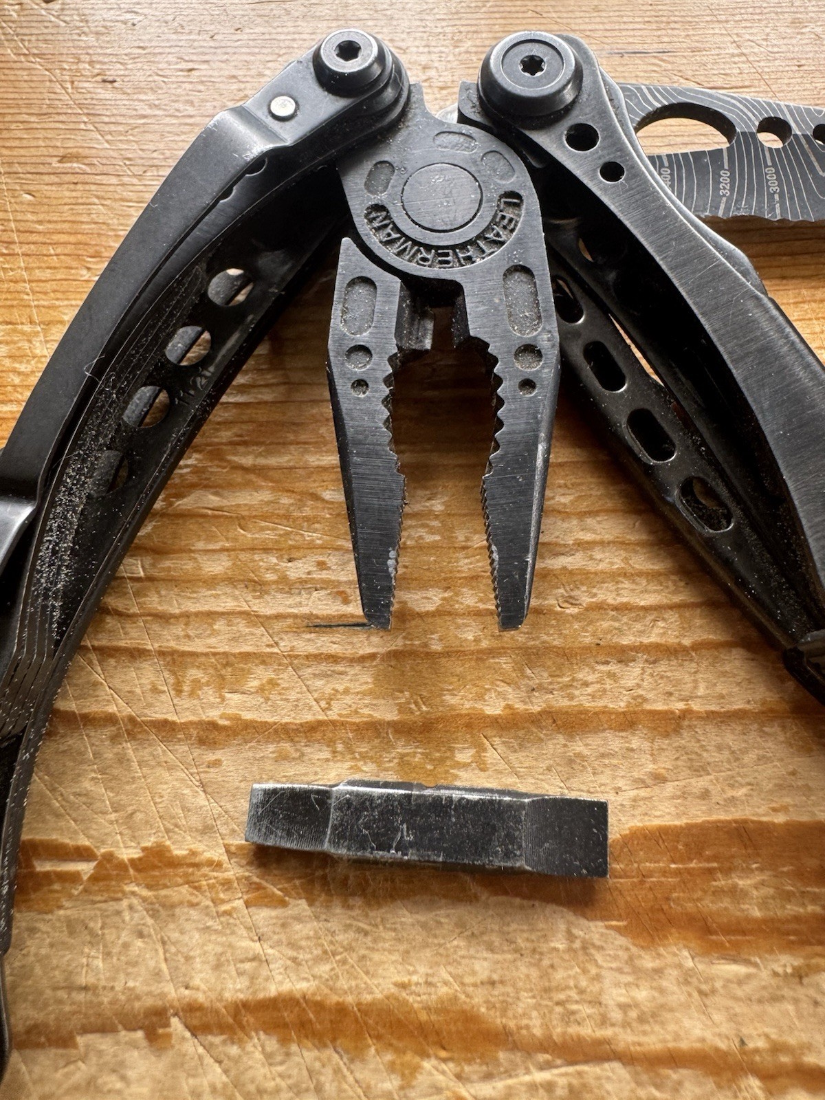 TOPO Leatherman SKELETOOL Multi Tool SERATED Knife-Pliers etc Collector Model